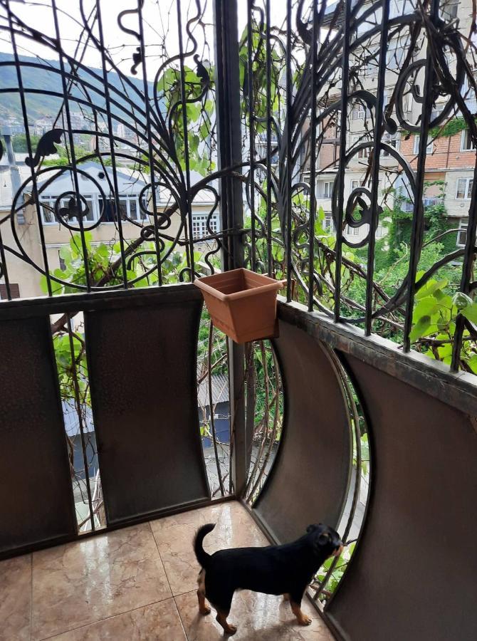 Tbilisi Philharmonia Apartment ภายนอก รูปภาพ
