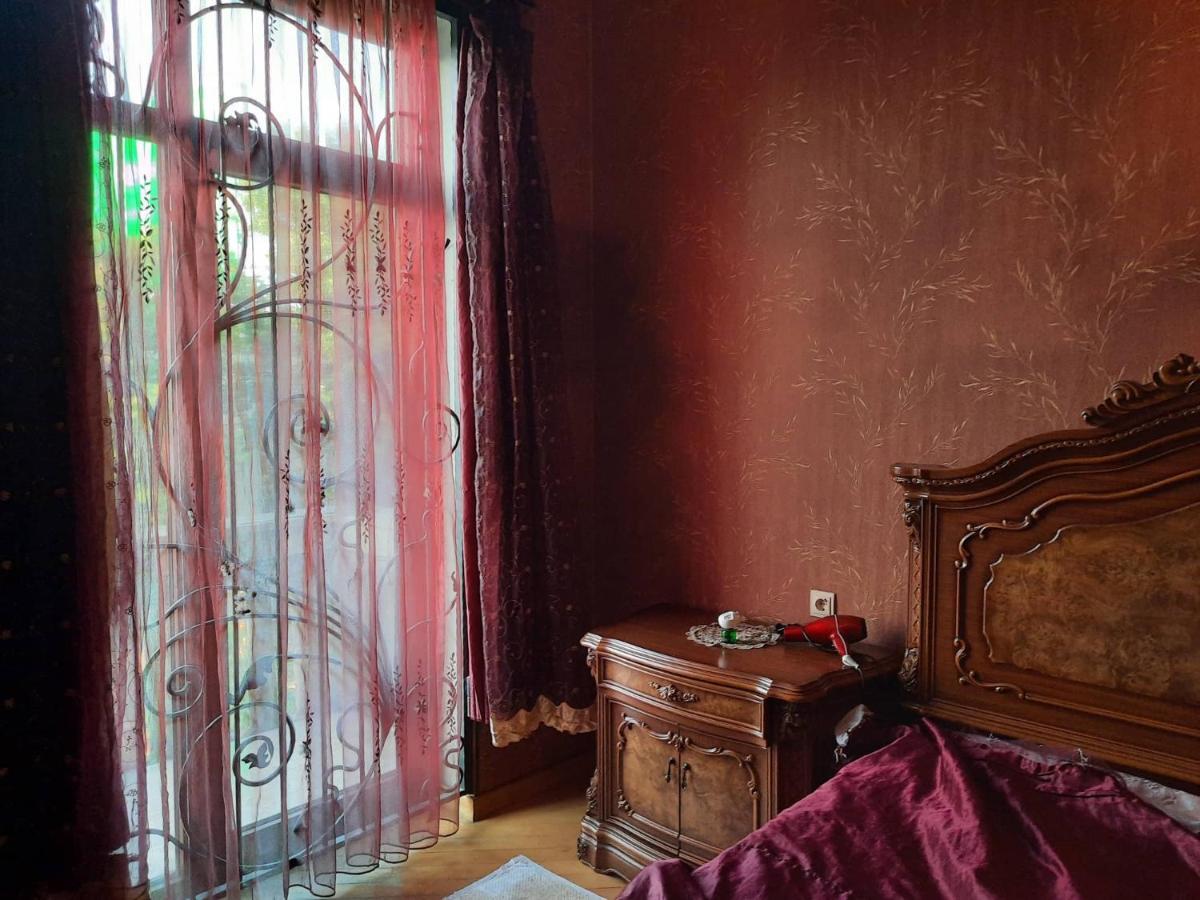 Tbilisi Philharmonia Apartment ภายนอก รูปภาพ